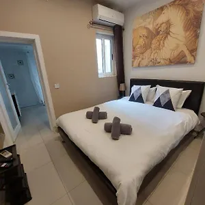 & Cozy - 1 Bedroom Appartamento